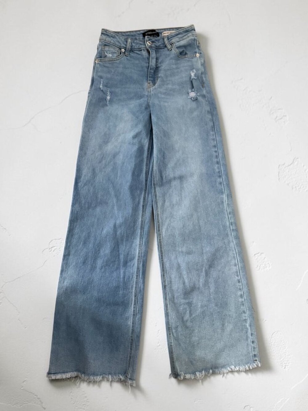 BCBGeneration High Rise Wide Leg Jeans Women’s Size 1 Light Wash Raw Hem